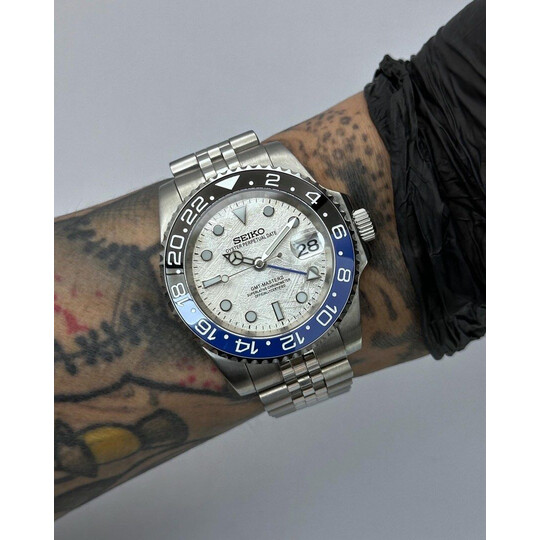 Custom Seiko Mod • Stamped Meteorite Batgirl Batman GMT-Master II • 40mm